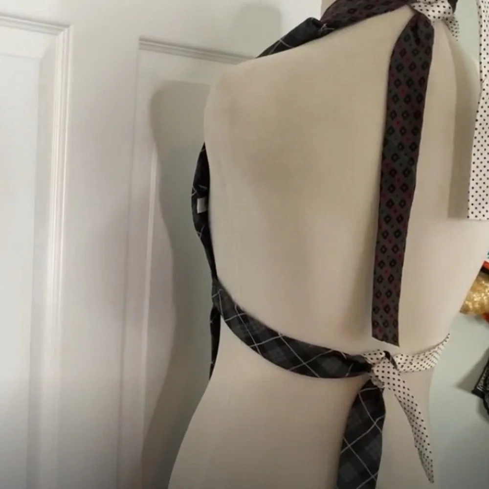 Vintage 100% Silk Upcycled Necktie Halter Top – Handmade – Size S – NWT - Picture 4 of 6